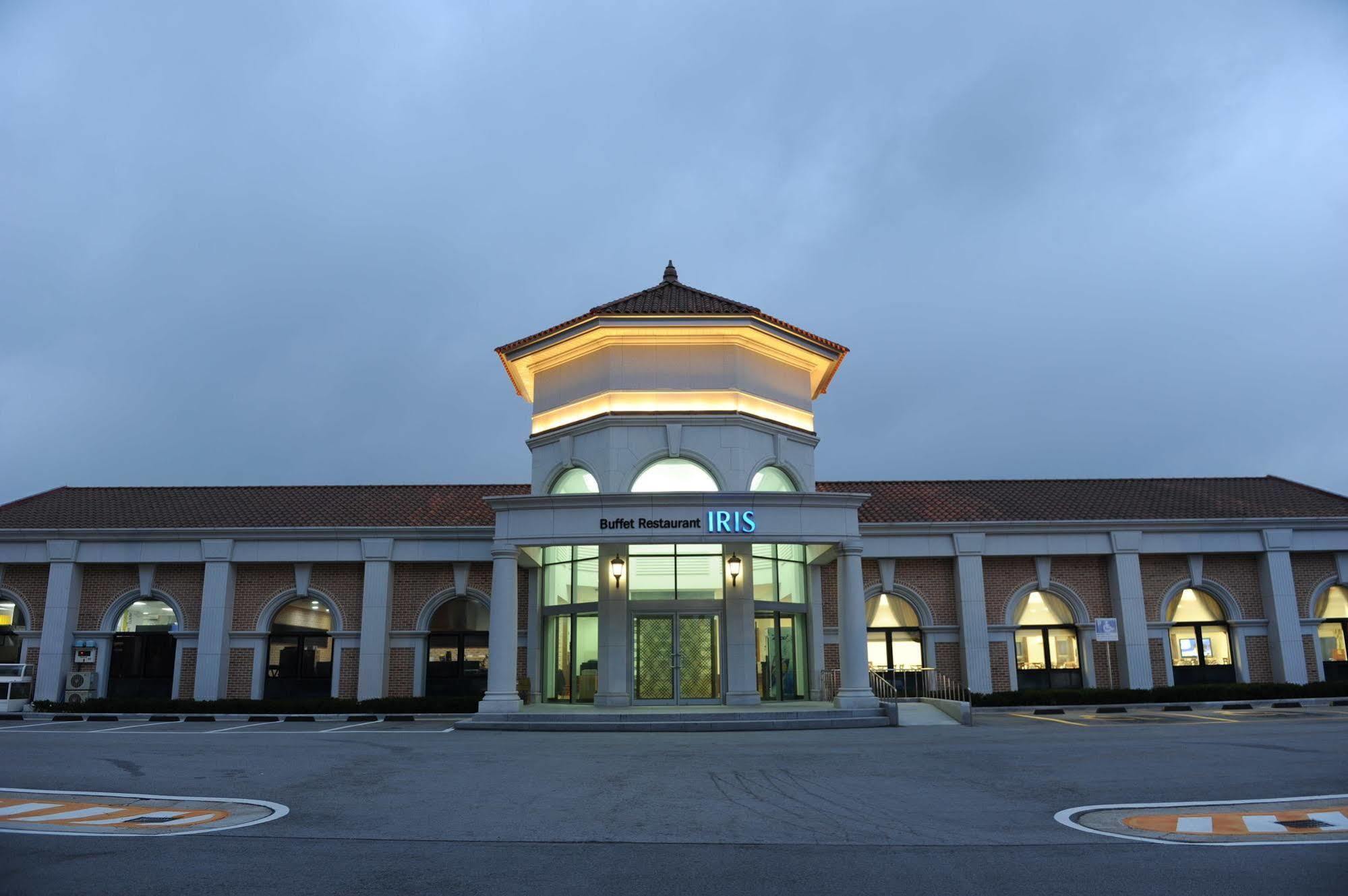 Pineridge Hotel Sokcho Exterior photo