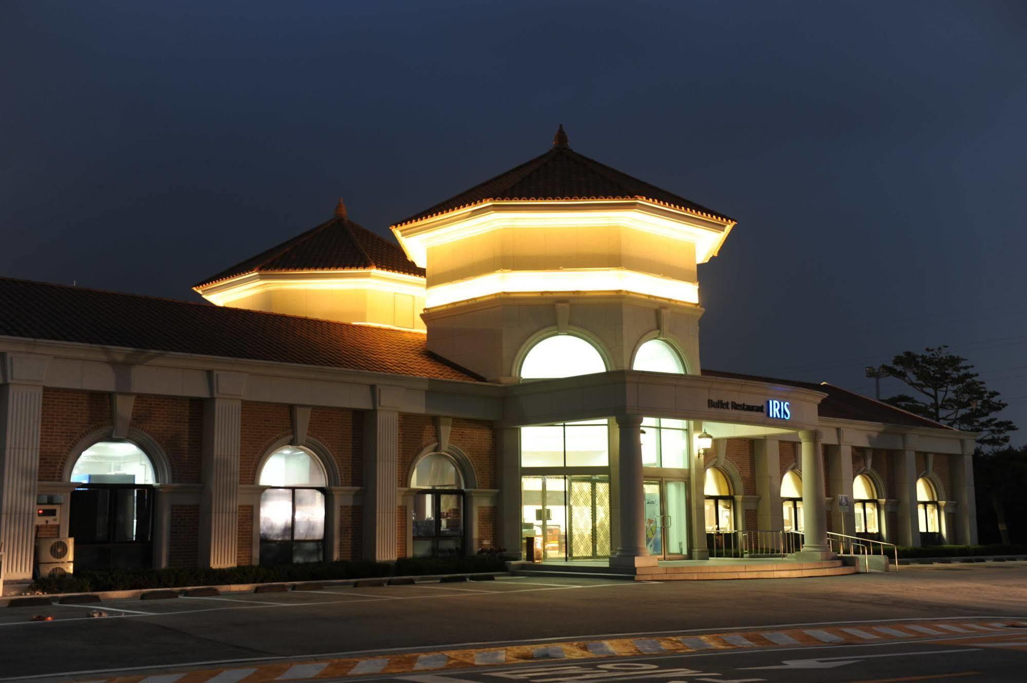 Pineridge Hotel Sokcho Exterior photo