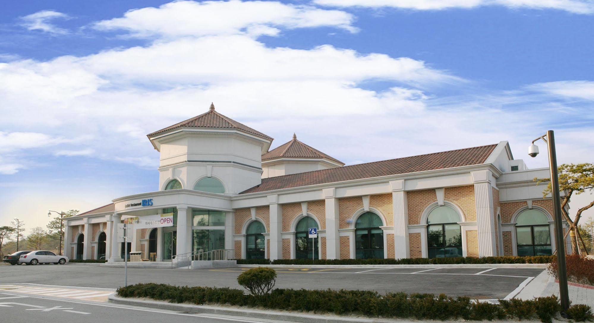 Pineridge Hotel Sokcho Exterior photo