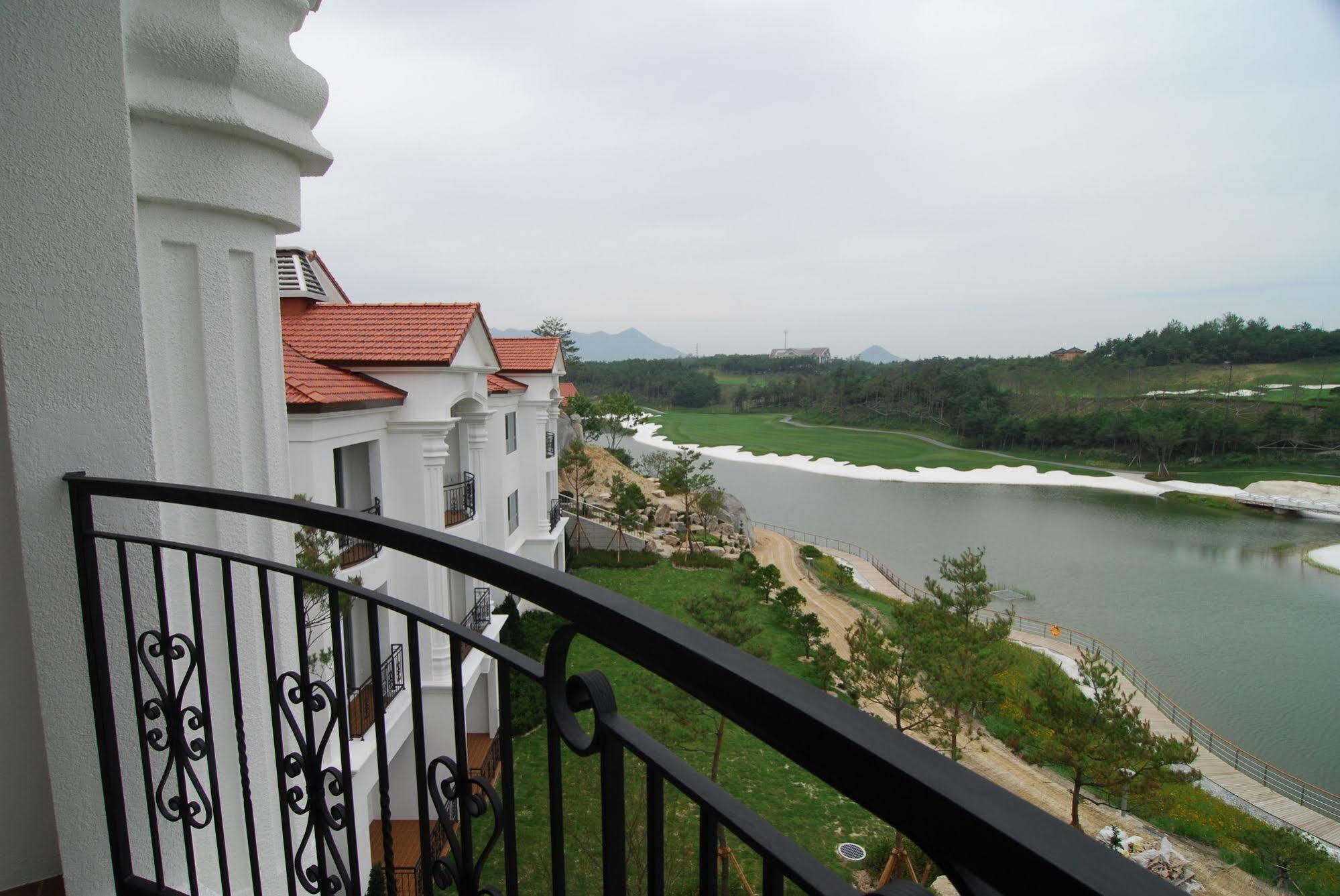 Pineridge Hotel Sokcho Exterior photo